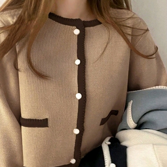 Sweaters - Women Contrast Color Block Round Neck Close-Fitting Cardigan